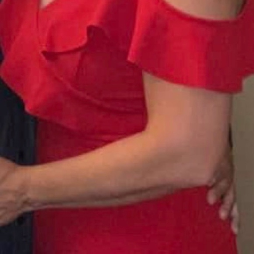 Off-Shoulder Ruffle Red jumper/pantsuit. - Picture 3 of 5